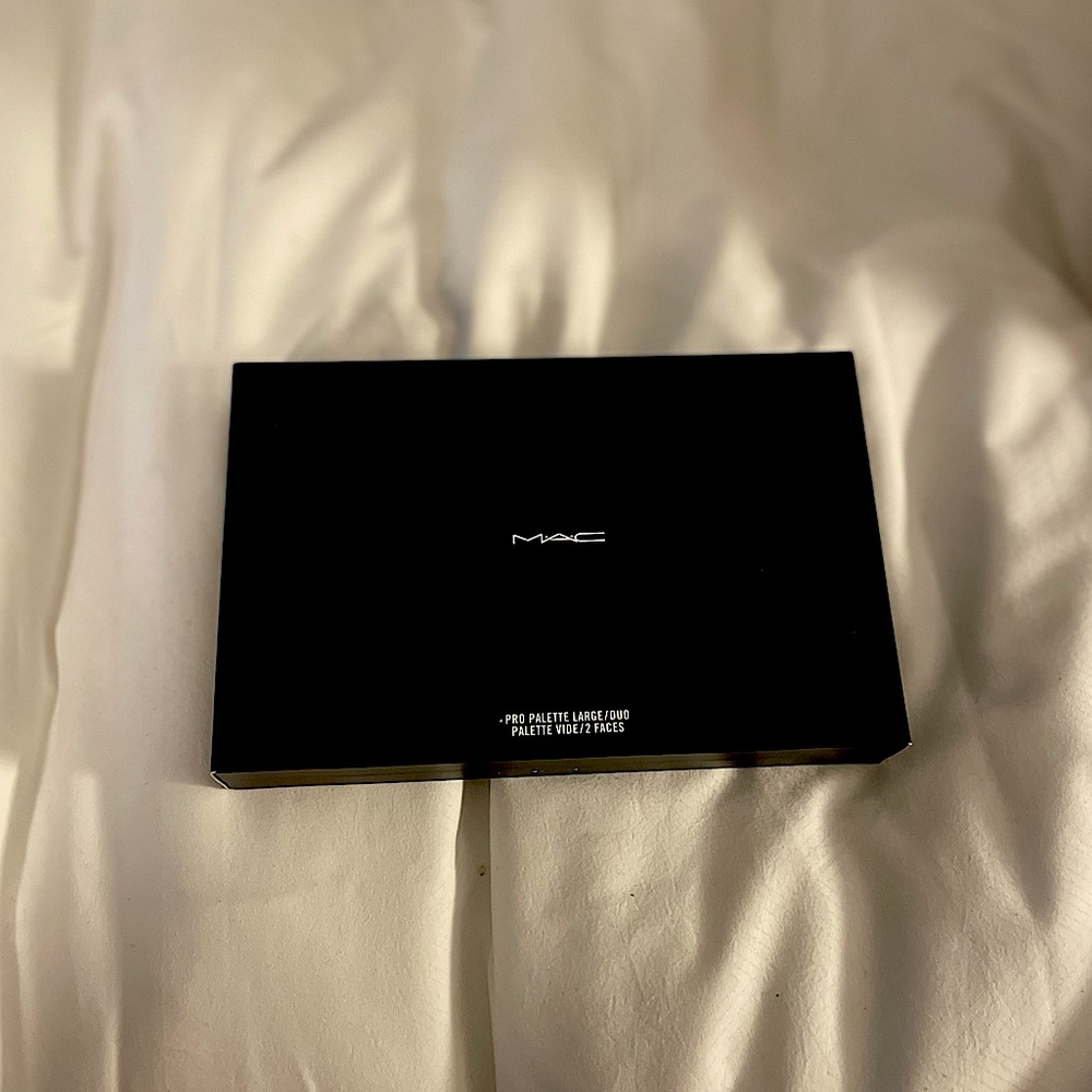 MAC COSMETICS PRO PALETTE LARGE/ DUO (COMPACT)